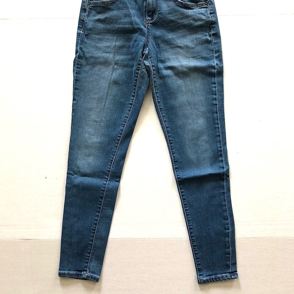 Arizona brand Juniors Skinny Jeans